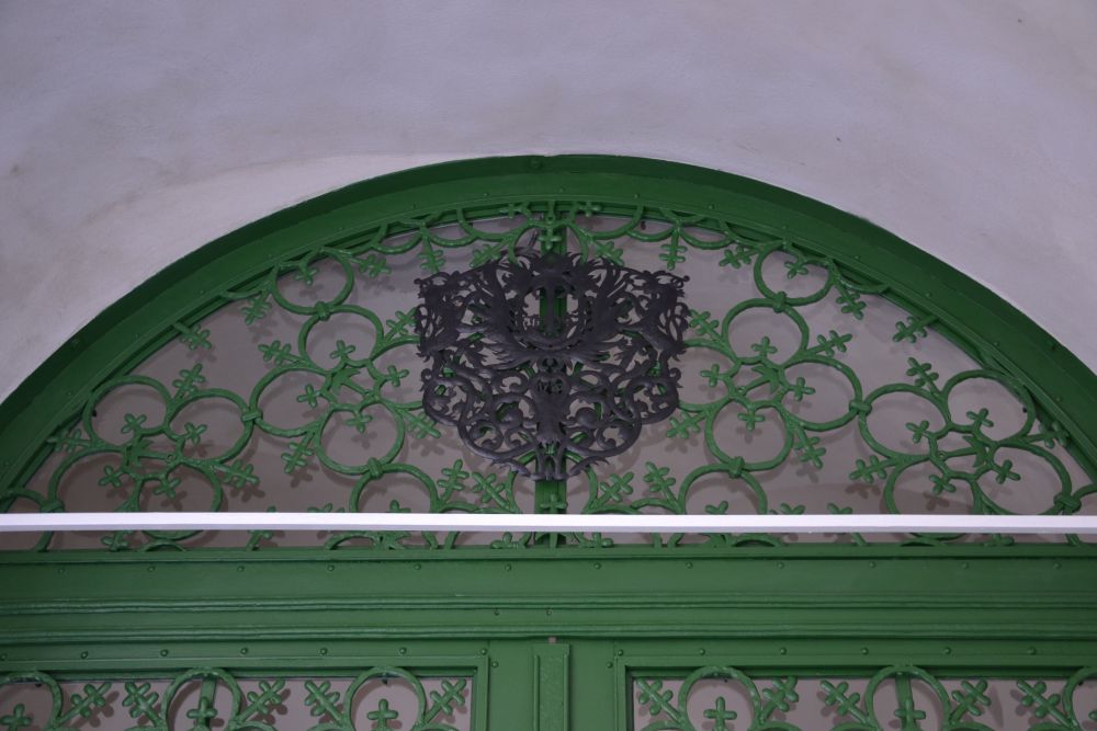 kovaná vrata - zámek N. Syrovice - detail